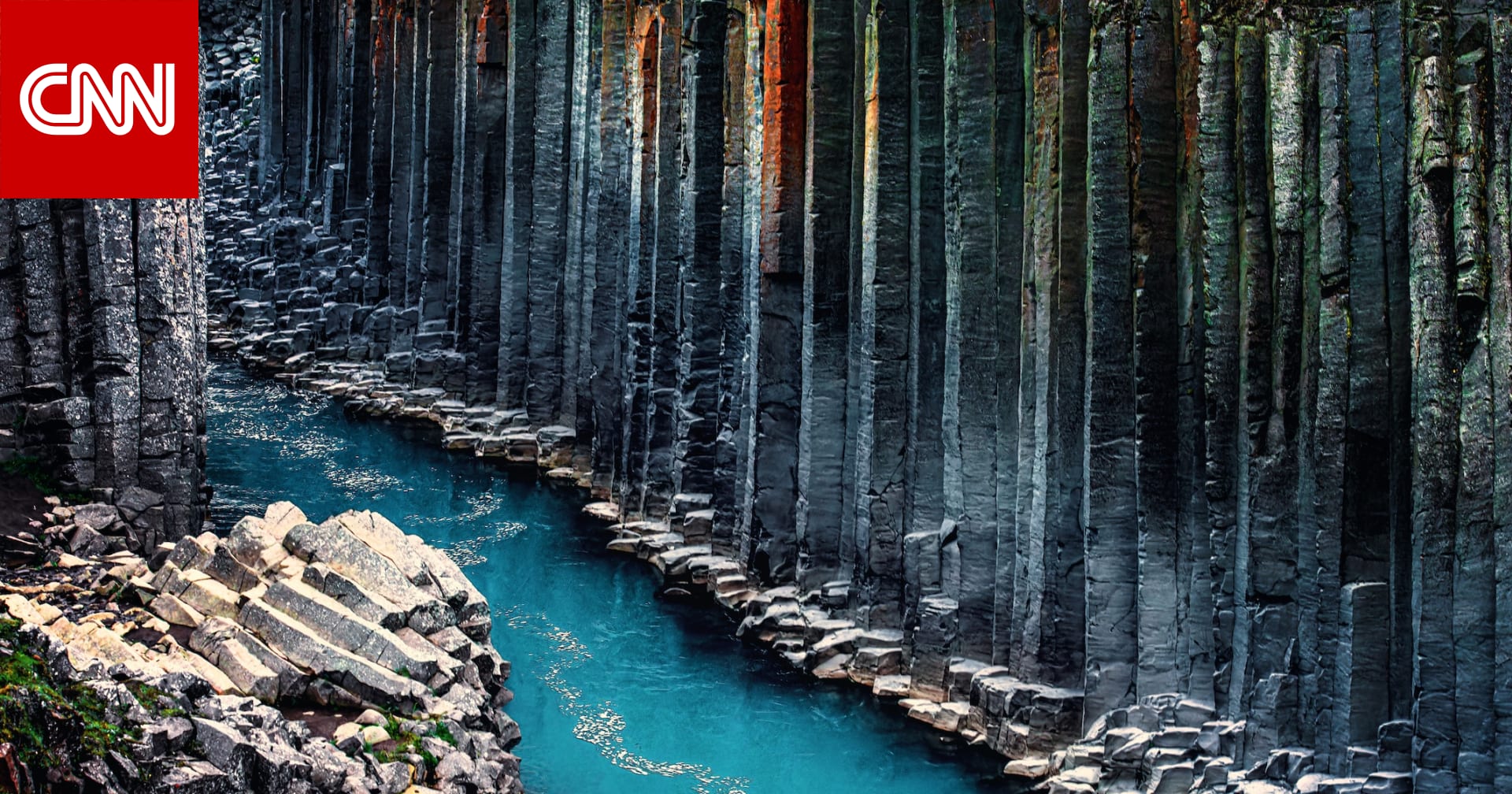 ثوران البراكين يشكل تكوينات صخرية ساحرة بآيسلندا